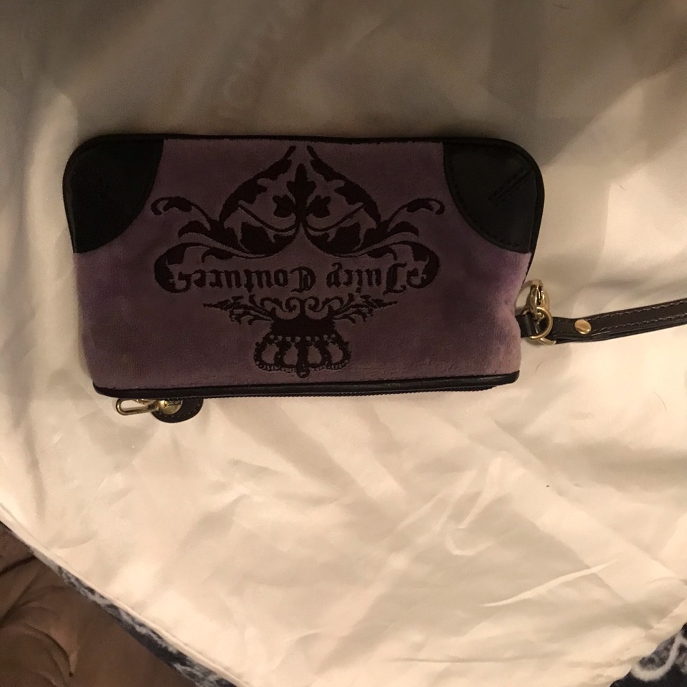 Juicy Wristlet